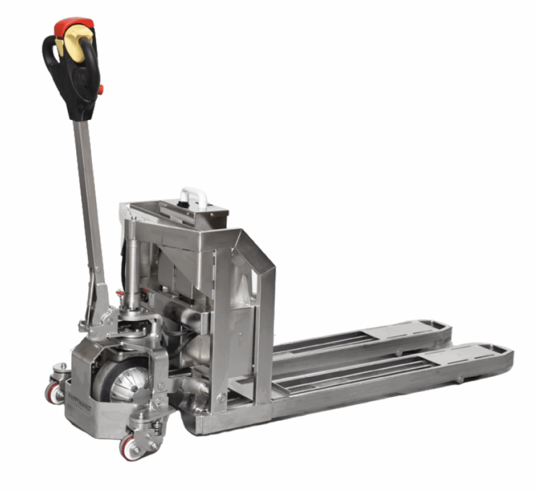 transpalette pour manipuler des piles de claies à fromages